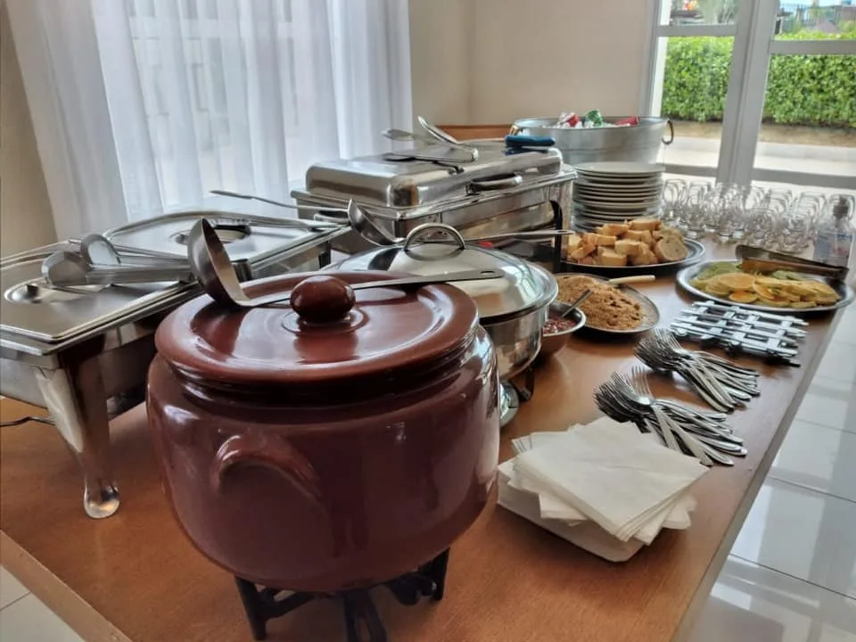 Feijoada Premium — buffet completo em Balneário Camboriú