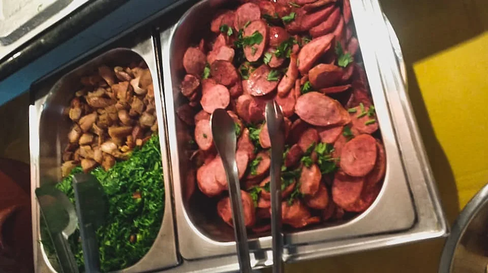 Feijoada — buffet completo em Balneário Camboriú